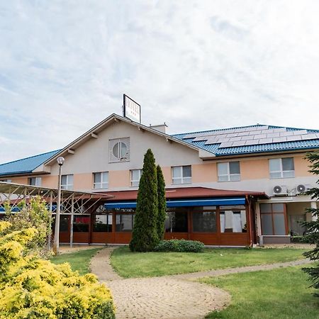 בקשצ'אבה Panorama Hotel מראה חיצוני תמונה