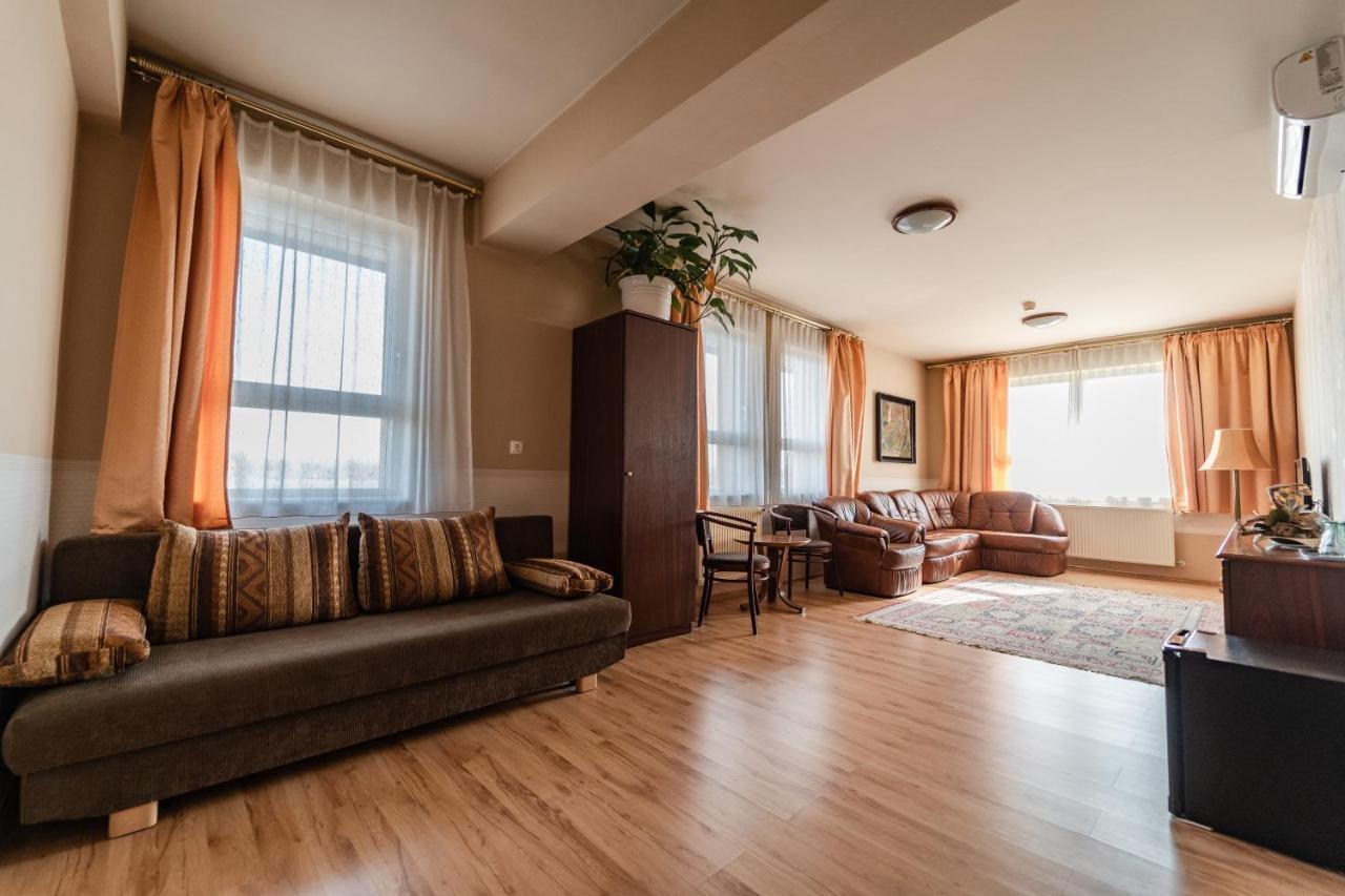 בקשצ'אבה Panorama Hotel מראה חיצוני תמונה